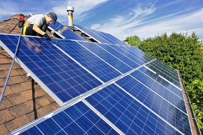 Vale a pena instalar um sistema de geração de energia solar em casa? Bem, de modo resumido, a resposta é de que vale a pena