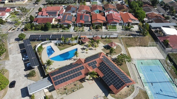 um imóvel acaba por ficar valorizado no mercado quando ele ´dotado de um sistema de energia solar instalado