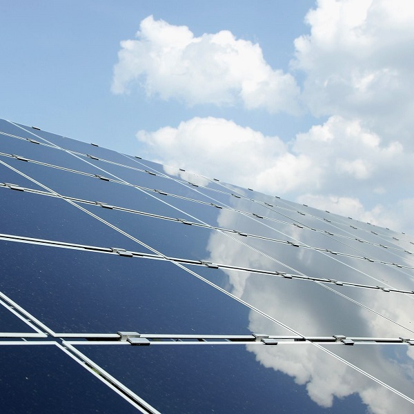painel fotovoltaico produz energia solar